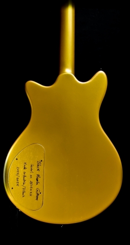 GuitarBack001