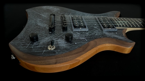GuitarSide1